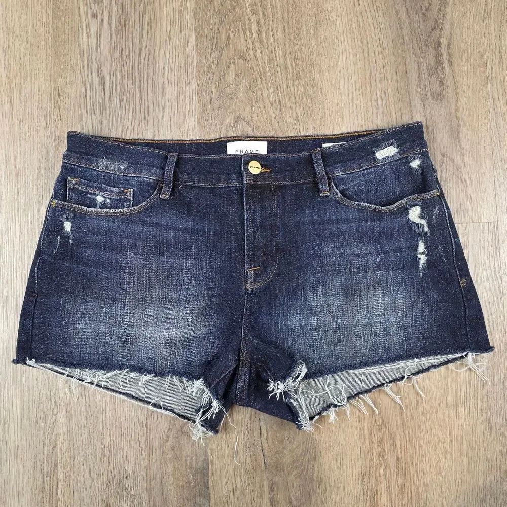 Frame Le Cutoff Distressed Shorts Size 32